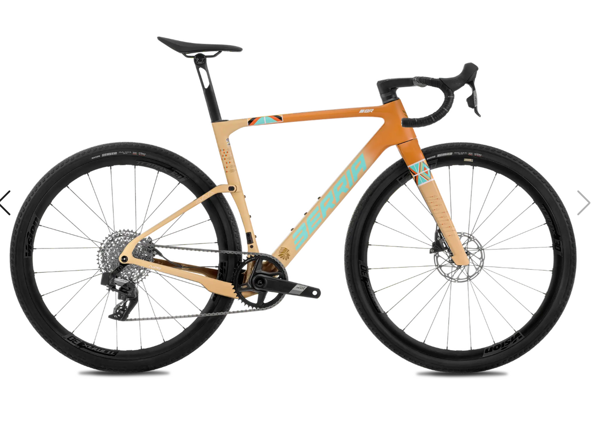 BERRIA NAII BR APEX XPLR AXS C4 M