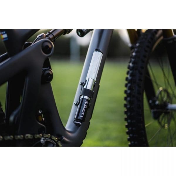 BOMBA LEZYNE GRIP DRIVE HV CHICA NEGRO