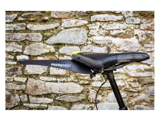 MUCKY NUTZ BUTT FENDER - NEGRO