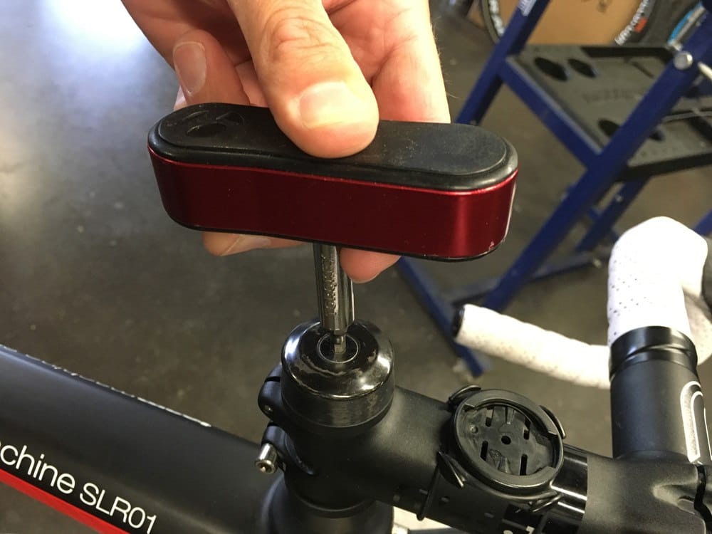 SERVICIO AJUSTE DE DIRECCIÓN (